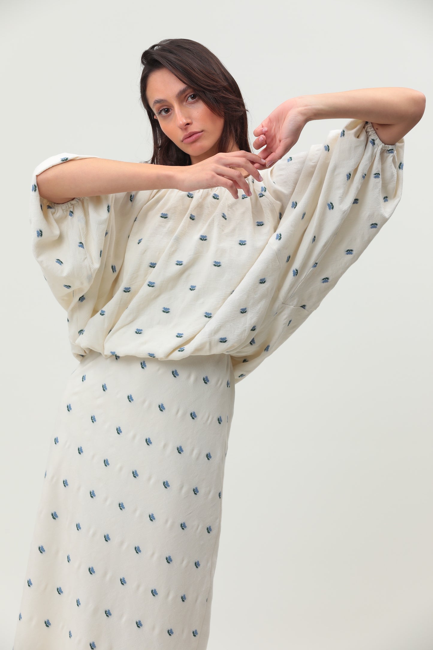 Lino Top - Embroidered White