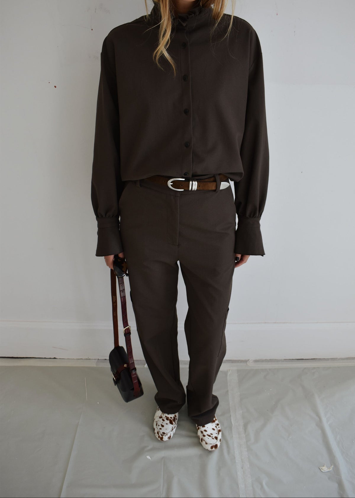 Pantalon femme Basile marron taille haute, vue de face