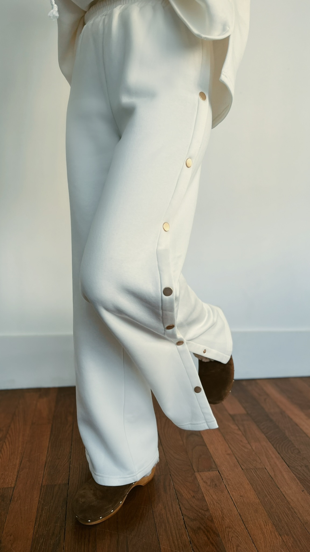 Wicky white jogging