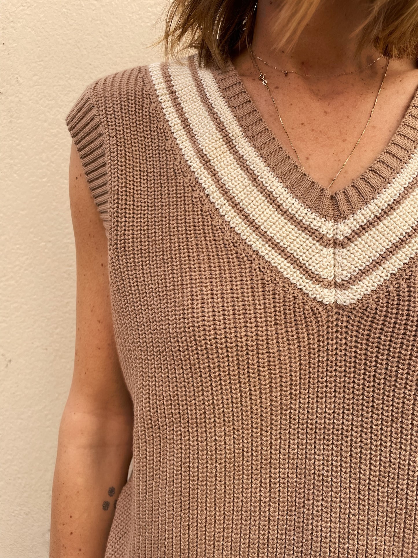 Polo Sans Manche - Marron à Rayures Ecru