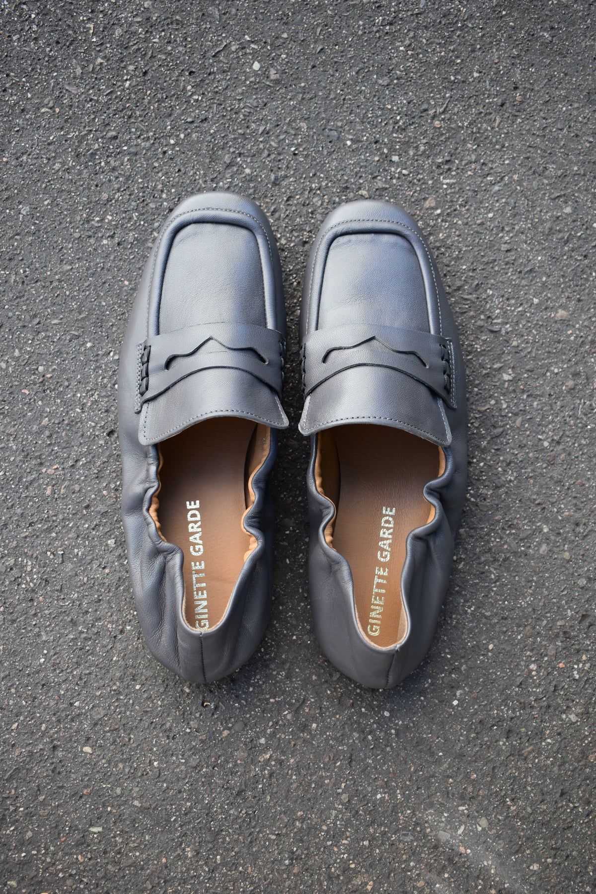 Mocassins femme Luce anthracite en cuir avec arrière élastiqué