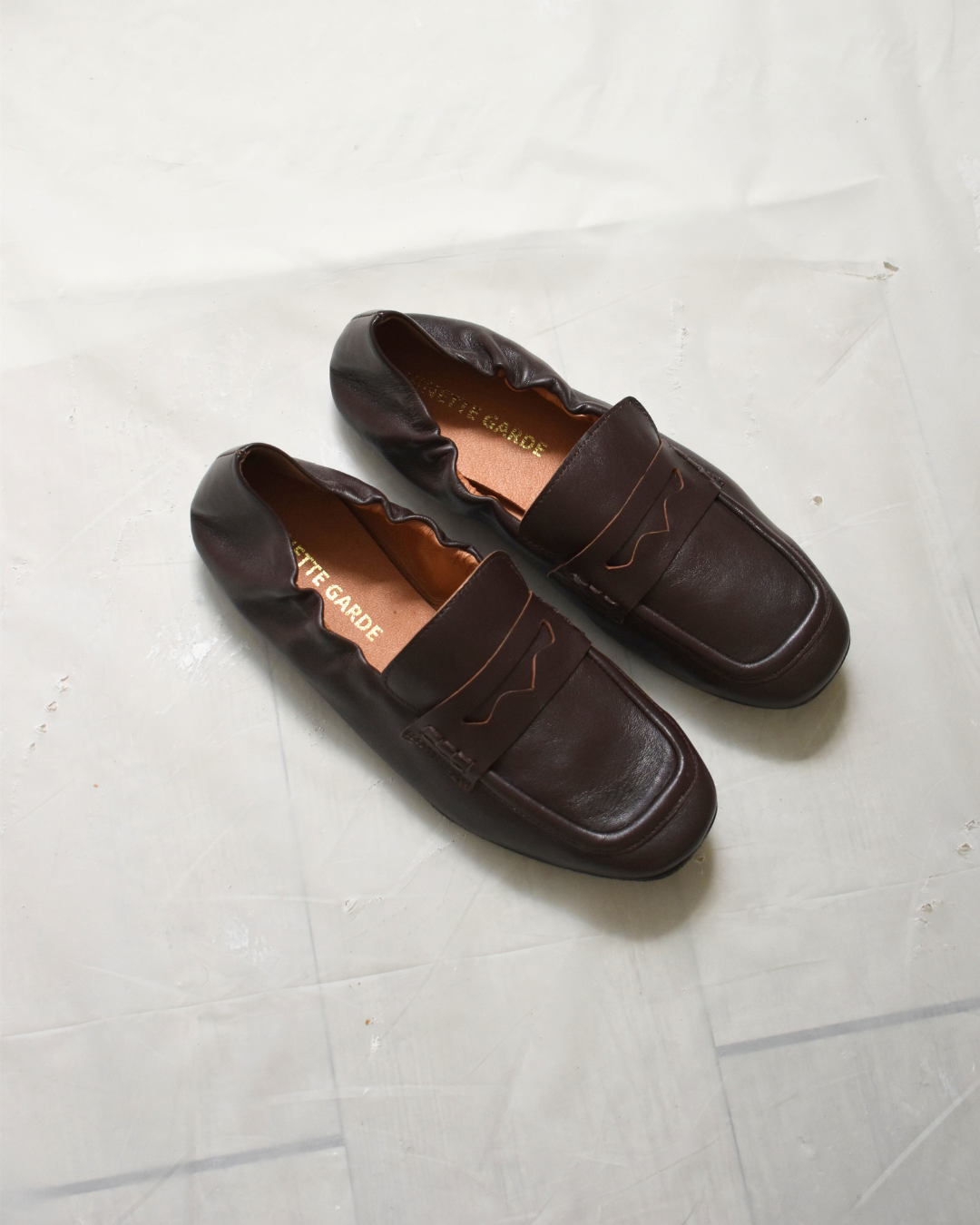 Mocassins femme Luce marron profond en cuir avec arrière élastiqué